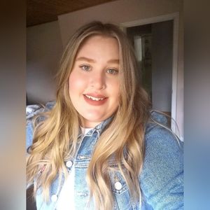 Meet your Posher, Rebecca